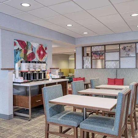 Hampton Inn Cleveland-Airport/Tiedeman Road 