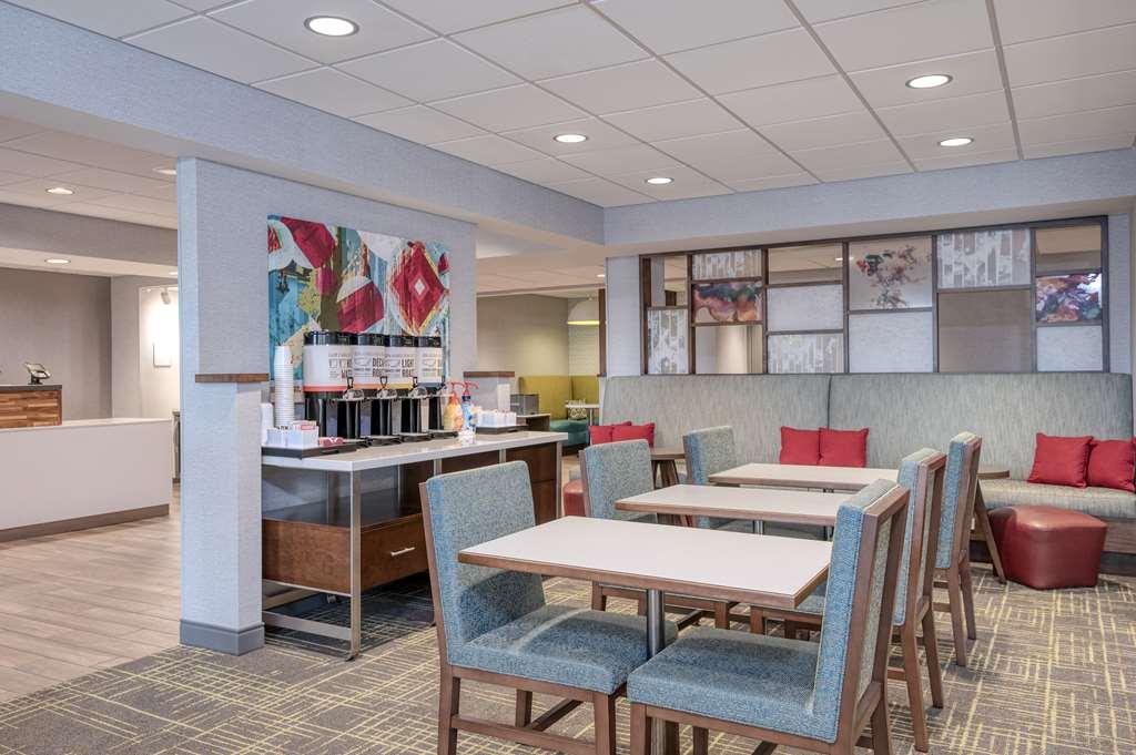 Hampton Cleveland-airport/tiedeman Road Hotel