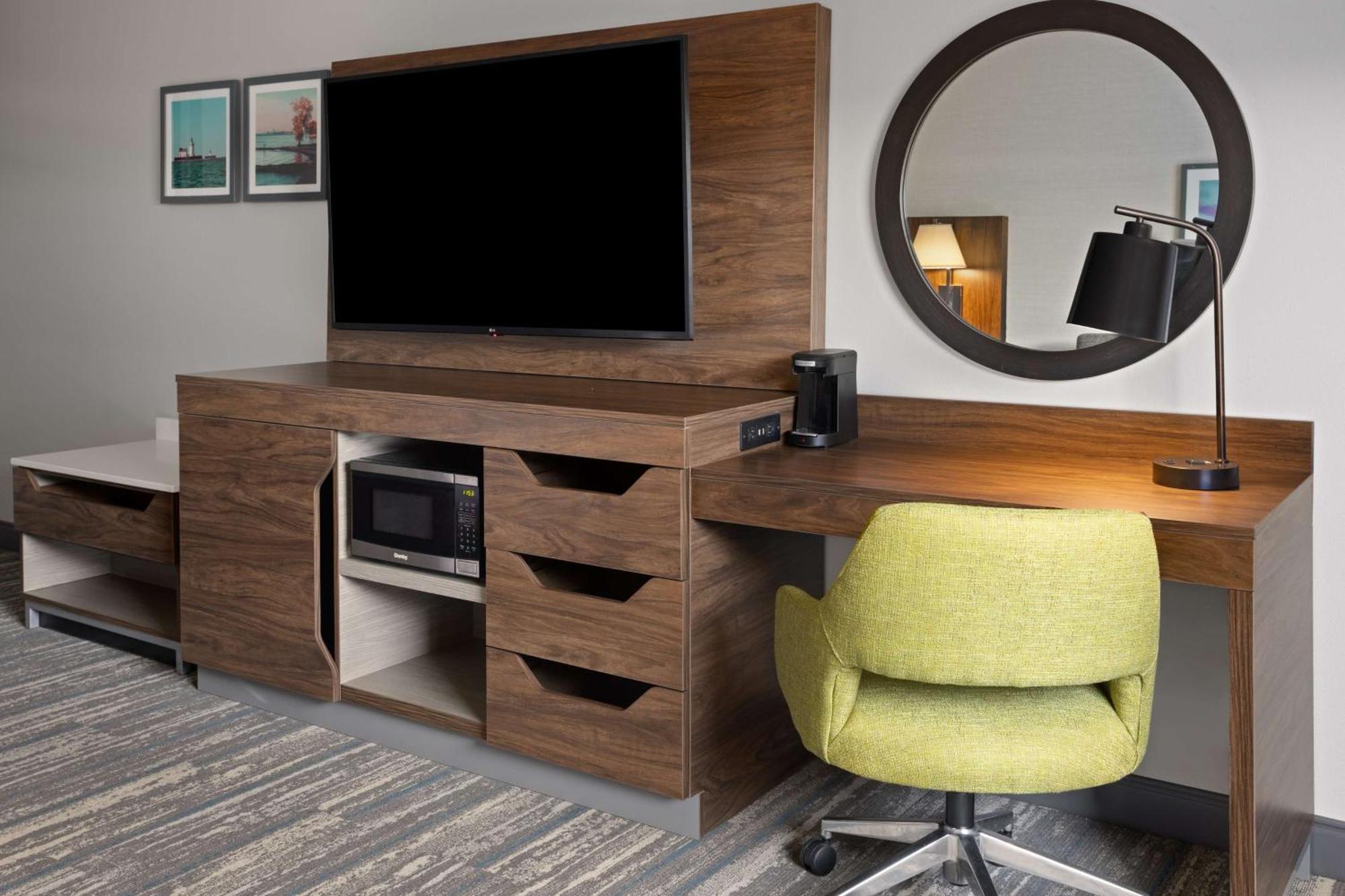Hampton Cleveland-airport/tiedeman Road Hotel 3*