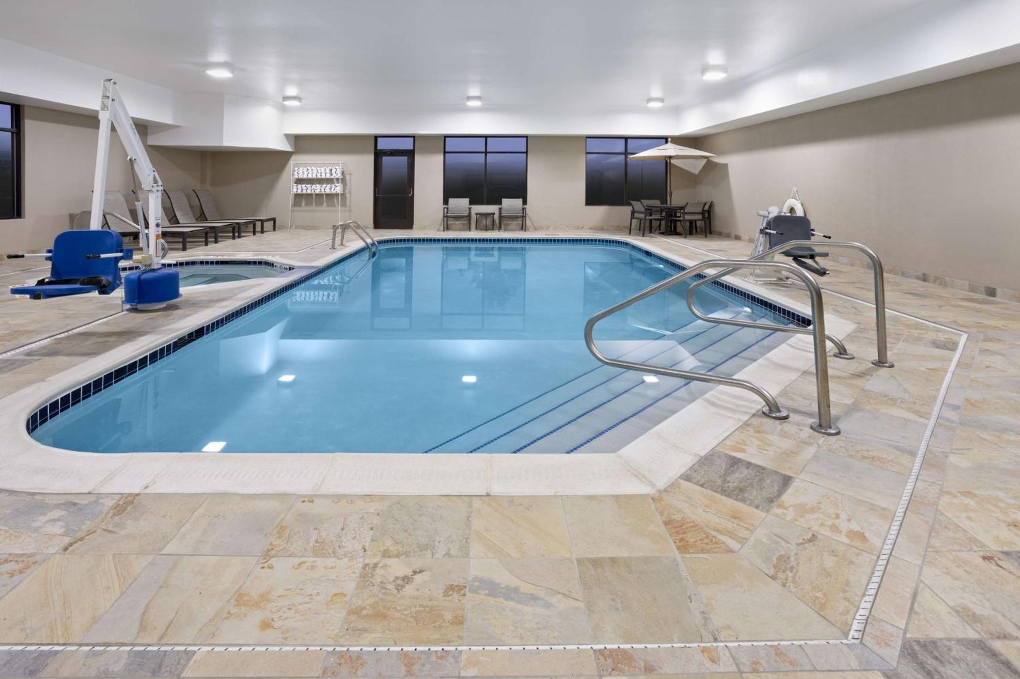 Hampton Cleveland-airport/tiedeman Road Hotel
