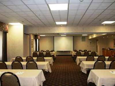 Hampton Cleveland-airport/tiedeman Road Hotel 3*