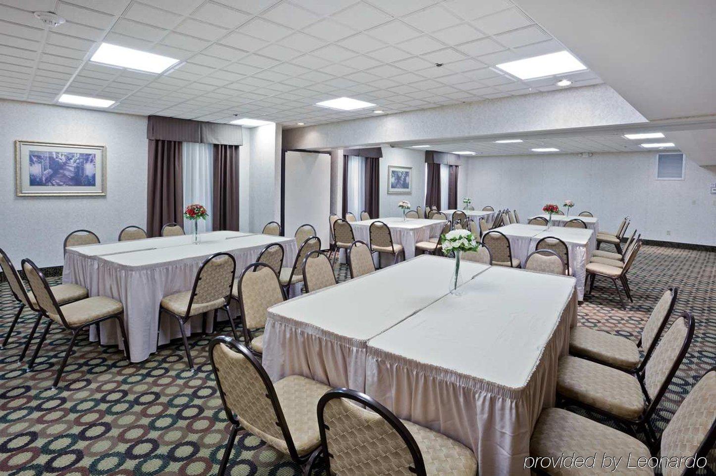 Hampton Cleveland-airport/tiedeman Road Hotel 3*